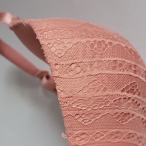 Daisy Fuentes Underwire Bra/ 42D - Picture 9 of 13